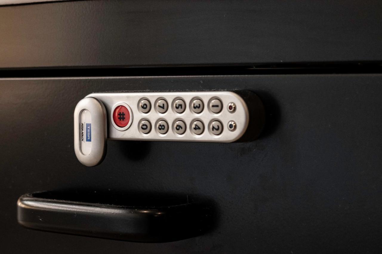 Uri Hostel Bilbao Rooms Bbi00060 Self Check In المظهر الخارجي الصورة